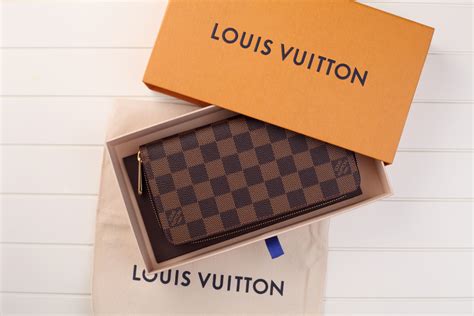 porta carte louis vuitton come riconoscere falso|Scopri come distinguere tra una Louis Vuitton falsa e originale: .